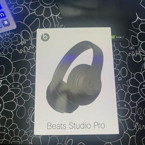 Beats Studio Pro